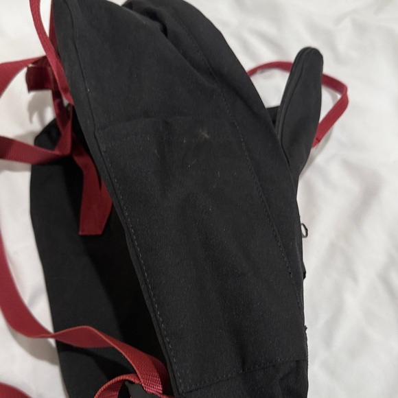 Fjallraven Kånken Black and Red Backpack NWOT, large size - Picture 7 of 7